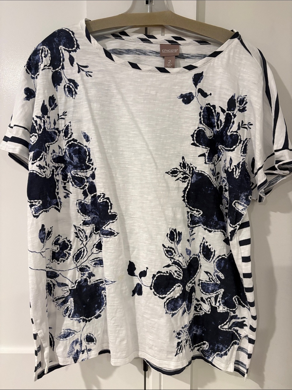 Chicos White & Navy Floral Short-Sleeve Top Large